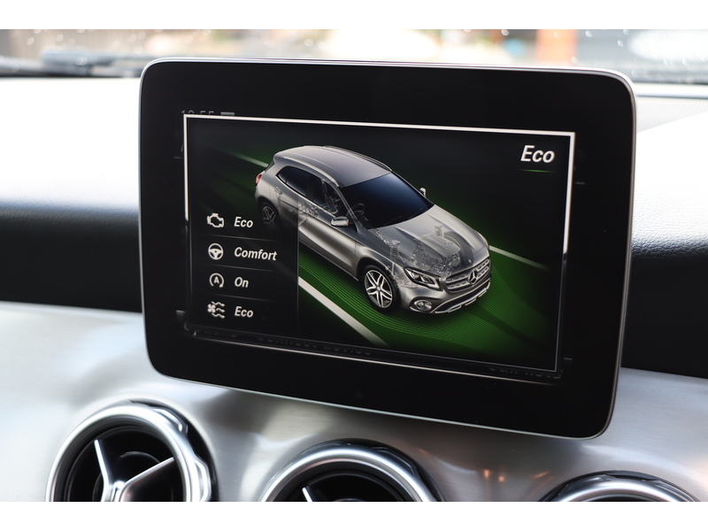 Mercedes-Benz GLA180 1.6 AMG LINE EDITION SUV 5DR PETROL 7G-DCT AUTO HEATED SEATS SAT NAV BLUETOOTH APPLE CARPLAY REAR CAM PARKING AIDS 2 OWNERS ONLY 35000 MILES SH 72-74 Mitcham Road