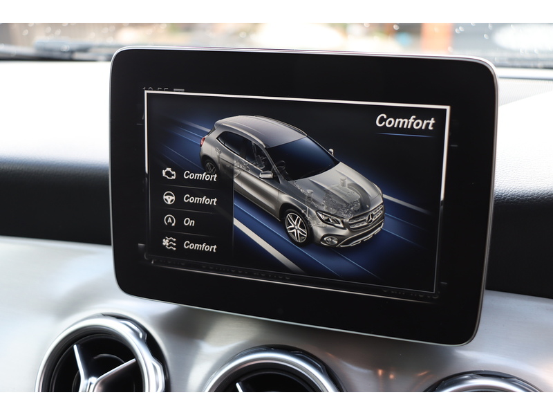 Mercedes-Benz GLA180 1.6 AMG LINE EDITION SUV 5DR PETROL 7G-DCT AUTO HEATED SEATS SAT NAV BLUETOOTH APPLE CARPLAY REAR CAM PARKING AIDS 2 OWNERS ONLY 35000 MILES SH 72-74 Mitcham Road