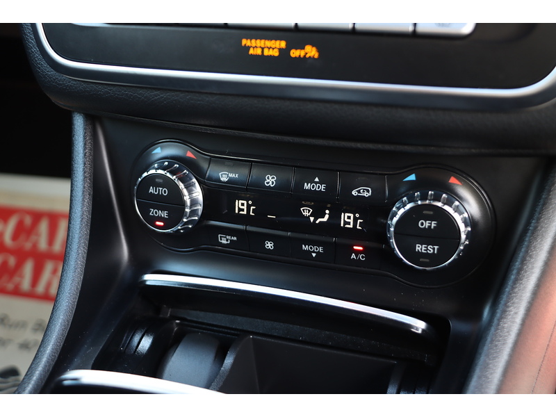 Mercedes-Benz GLA180 1.6 AMG LINE EDITION SUV 5DR PETROL 7G-DCT AUTO HEATED SEATS SAT NAV BLUETOOTH APPLE CARPLAY REAR CAM PARKING AIDS 2 OWNERS ONLY 35000 MILES SH 72-74 Mitcham Road