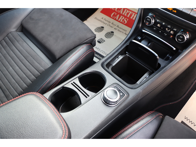 Mercedes-Benz GLA180 1.6 AMG LINE EDITION SUV 5DR PETROL 7G-DCT AUTO HEATED SEATS SAT NAV BLUETOOTH APPLE CARPLAY REAR CAM PARKING AIDS 2 OWNERS ONLY 35000 MILES SH 72-74 Mitcham Road