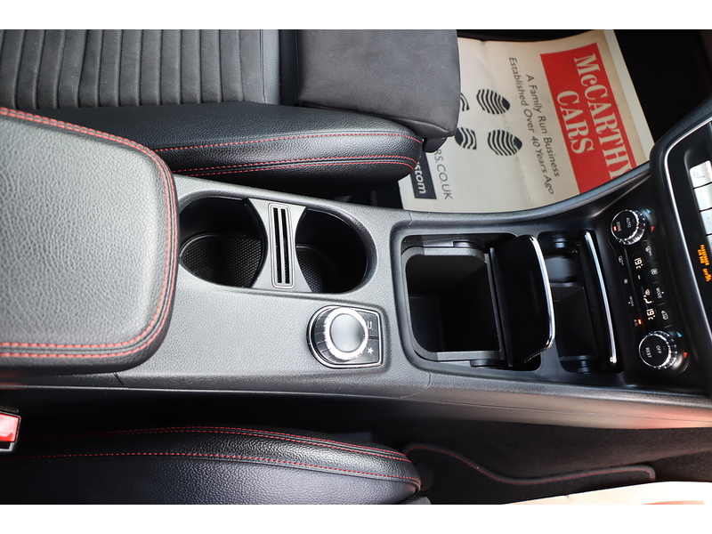 Mercedes-Benz GLA180 1.6 AMG LINE EDITION SUV 5DR PETROL 7G-DCT AUTO HEATED SEATS SAT NAV BLUETOOTH APPLE CARPLAY REAR CAM PARKING AIDS 2 OWNERS ONLY 35000 MILES SH 72-74 Mitcham Road