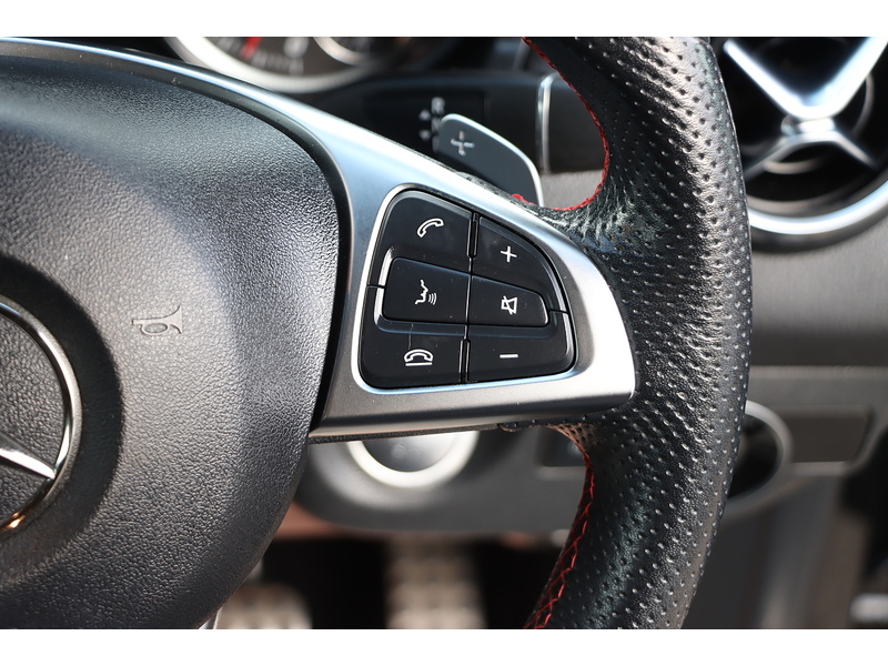 Mercedes-Benz GLA180 1.6 AMG LINE EDITION SUV 5DR PETROL 7G-DCT AUTO HEATED SEATS SAT NAV BLUETOOTH APPLE CARPLAY REAR CAM PARKING AIDS 2 OWNERS ONLY 35000 MILES SH 72-74 Mitcham Road