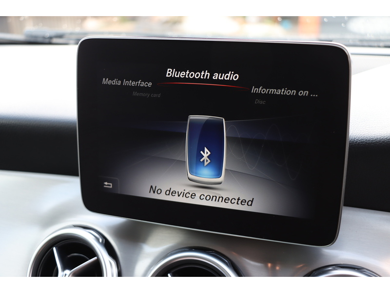 Mercedes-Benz GLA180 1.6 AMG LINE EDITION SUV 5DR PETROL 7G-DCT AUTO HEATED SEATS SAT NAV BLUETOOTH APPLE CARPLAY REAR CAM PARKING AIDS 2 OWNERS ONLY 35000 MILES SH 72-74 Mitcham Road