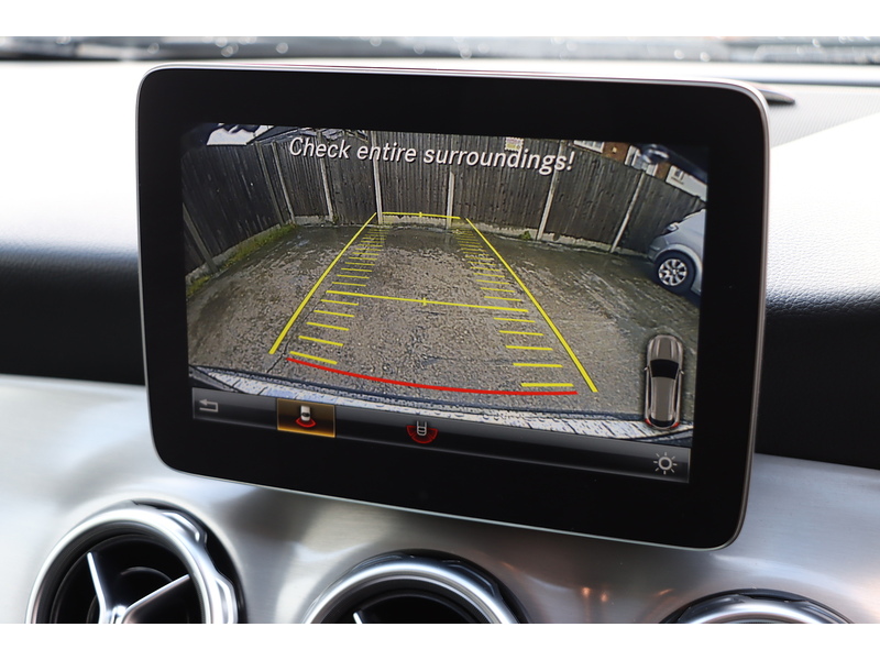 Mercedes-Benz GLA180 1.6 AMG LINE EDITION SUV 5DR PETROL 7G-DCT AUTO HEATED SEATS SAT NAV BLUETOOTH APPLE CARPLAY REAR CAM PARKING AIDS 2 OWNERS ONLY 35000 MILES SH 72-74 Mitcham Road