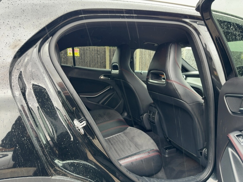 Mercedes-Benz GLA180 1.6 AMG LINE EDITION SUV 5DR PETROL 7G-DCT AUTO HEATED SEATS SAT NAV BLUETOOTH APPLE CARPLAY REAR CAM PARKING AIDS 2 OWNERS ONLY 35000 MILES SH 72-74 Mitcham Road