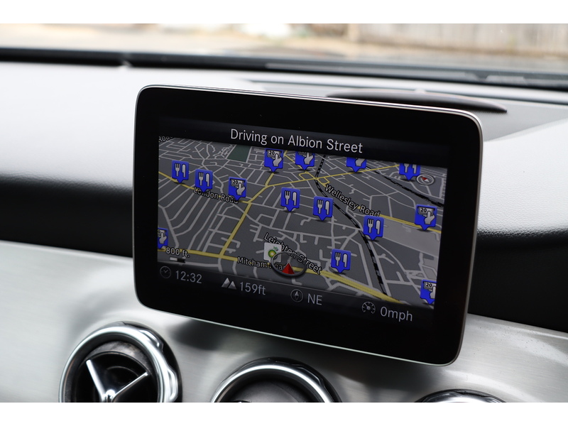 Mercedes-Benz GLA180 1.6 AMG LINE EDITION SUV 5DR PETROL 7G-DCT AUTO HEATED SEATS SAT NAV BLUETOOTH APPLE CARPLAY REAR CAM PARKING AIDS 2 OWNERS ONLY 35000 MILES SH 72-74 Mitcham Road