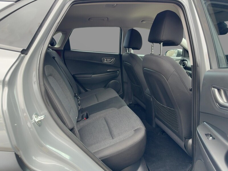 Hyundai 64KWH PREMIUM SUV 5DR ELECTRIC AUTO HEATED SEATS SAT NAV BLUETOOTH DAB STEREO APPLE CARPLAY REAR CAMERA PARKING AIDS JUST 2 OWNERS ONLY 54000 MILES SH 72-74 Mitcham Road