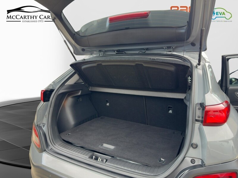 Hyundai 64KWH PREMIUM SUV 5DR ELECTRIC AUTO HEATED SEATS SAT NAV BLUETOOTH DAB STEREO APPLE CARPLAY REAR CAMERA PARKING AIDS JUST 2 OWNERS ONLY 54000 MILES SH 72-74 Mitcham Road