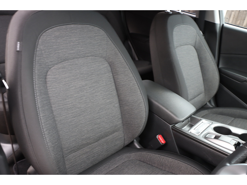 Hyundai 64KWH PREMIUM SUV 5DR ELECTRIC AUTO HEATED SEATS SAT NAV BLUETOOTH DAB STEREO APPLE CARPLAY REAR CAMERA PARKING AIDS JUST 2 OWNERS ONLY 54000 MILES SH 72-74 Mitcham Road