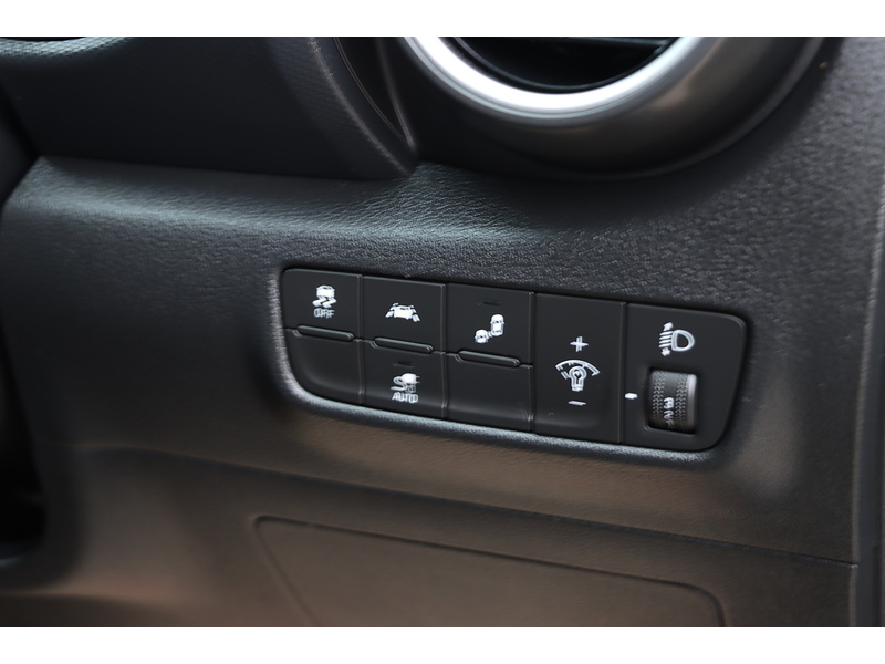 Hyundai 64KWH PREMIUM SUV 5DR ELECTRIC AUTO HEATED SEATS SAT NAV BLUETOOTH DAB STEREO APPLE CARPLAY REAR CAMERA PARKING AIDS JUST 2 OWNERS ONLY 54000 MILES SH 72-74 Mitcham Road