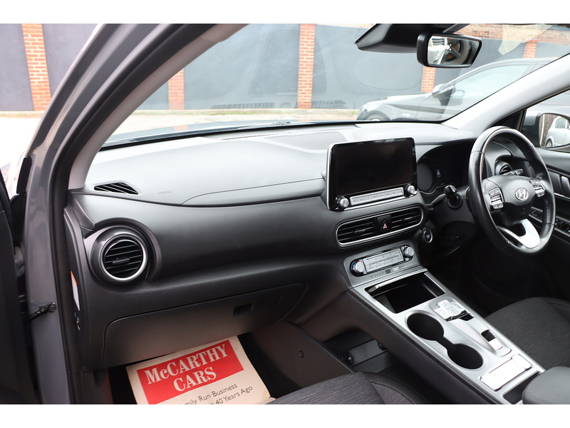 Hyundai 64KWH PREMIUM SUV 5DR ELECTRIC AUTO HEATED SEATS SAT NAV BLUETOOTH DAB STEREO APPLE CARPLAY REAR CAMERA PARKING AIDS JUST 2 OWNERS ONLY 54000 MILES SH 72-74 Mitcham Road