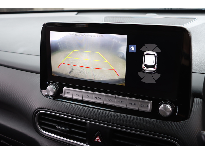 Hyundai 64KWH PREMIUM SUV 5DR ELECTRIC AUTO HEATED SEATS SAT NAV BLUETOOTH DAB STEREO APPLE CARPLAY REAR CAMERA PARKING AIDS JUST 2 OWNERS ONLY 54000 MILES SH 72-74 Mitcham Road