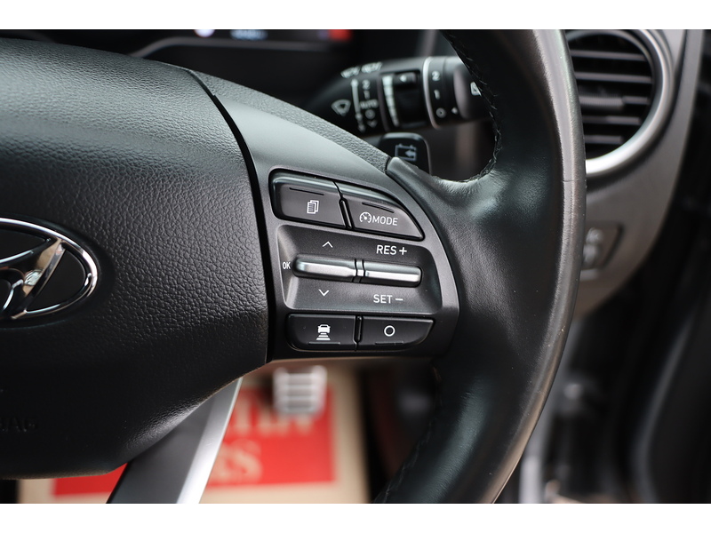 Hyundai 64KWH PREMIUM SUV 5DR ELECTRIC AUTO HEATED SEATS SAT NAV BLUETOOTH DAB STEREO APPLE CARPLAY REAR CAMERA PARKING AIDS JUST 2 OWNERS ONLY 54000 MILES SH 72-74 Mitcham Road