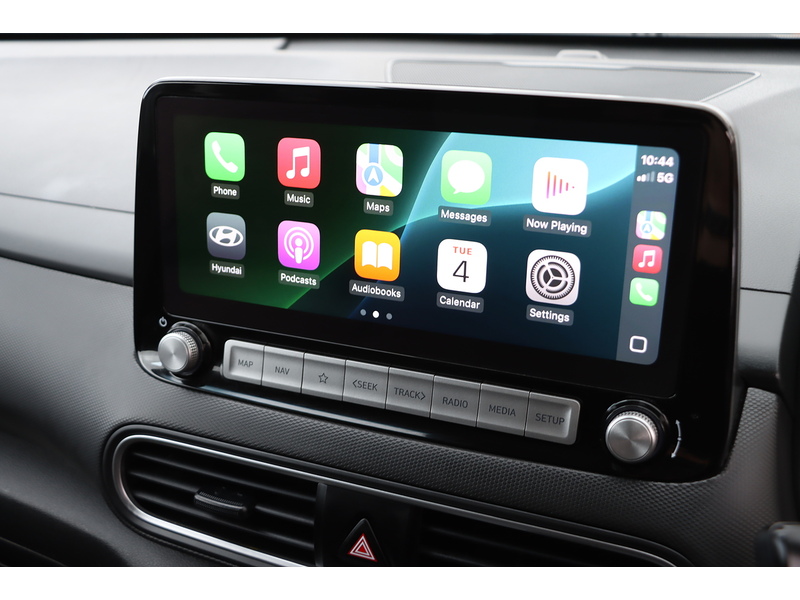 Hyundai 64KWH PREMIUM SUV 5DR ELECTRIC AUTO HEATED SEATS SAT NAV BLUETOOTH DAB STEREO APPLE CARPLAY REAR CAMERA PARKING AIDS JUST 2 OWNERS ONLY 54000 MILES SH 72-74 Mitcham Road