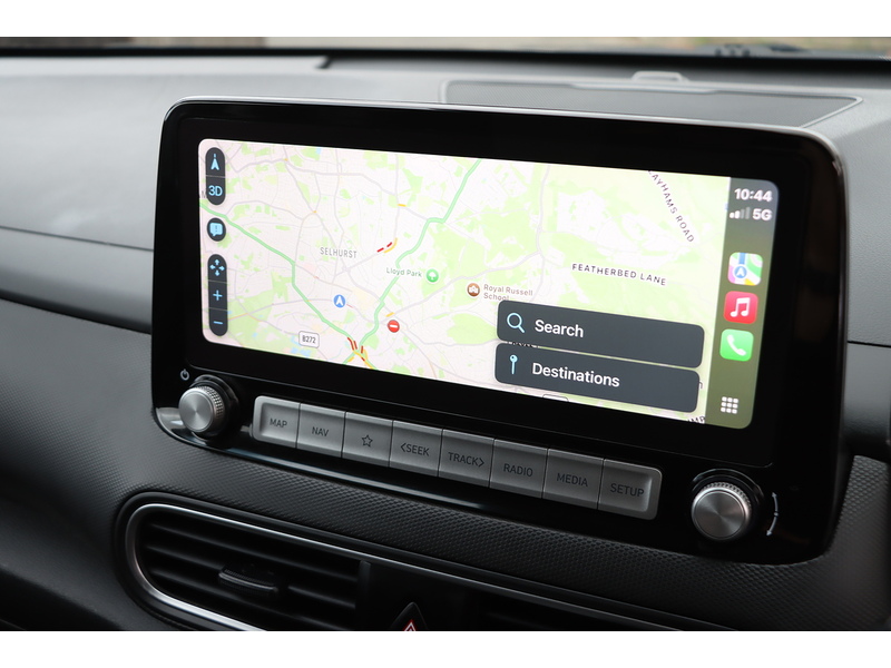 Hyundai 64KWH PREMIUM SUV 5DR ELECTRIC AUTO HEATED SEATS SAT NAV BLUETOOTH DAB STEREO APPLE CARPLAY REAR CAMERA PARKING AIDS JUST 2 OWNERS ONLY 54000 MILES SH 72-74 Mitcham Road