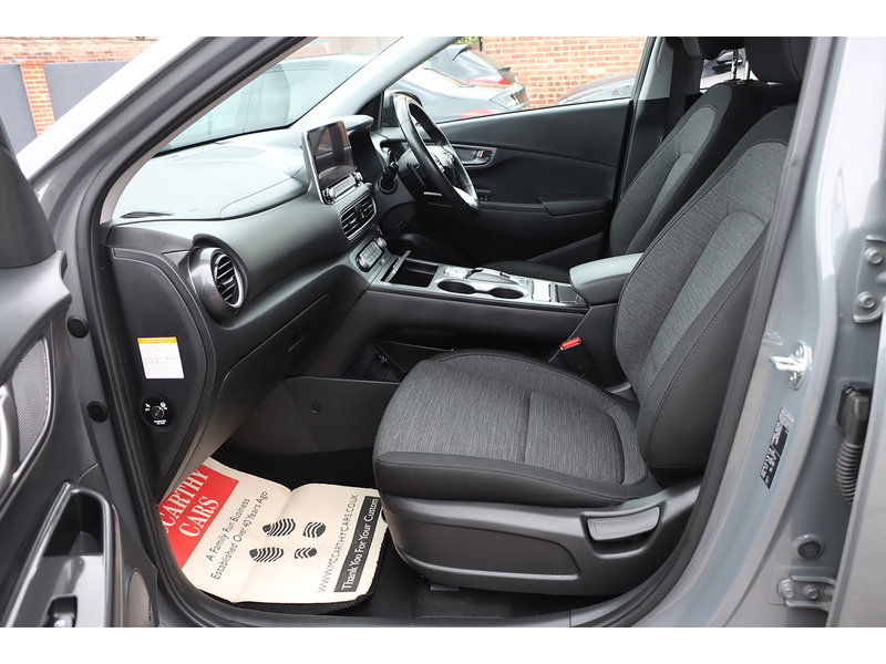 Hyundai 64KWH PREMIUM SUV 5DR ELECTRIC AUTO HEATED SEATS SAT NAV BLUETOOTH DAB STEREO APPLE CARPLAY REAR CAMERA PARKING AIDS JUST 2 OWNERS ONLY 54000 MILES SH 72-74 Mitcham Road