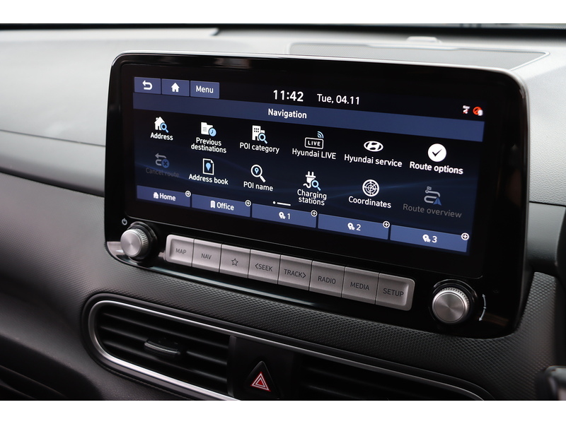 Hyundai 64KWH PREMIUM SUV 5DR ELECTRIC AUTO HEATED SEATS SAT NAV BLUETOOTH DAB STEREO APPLE CARPLAY REAR CAMERA PARKING AIDS JUST 2 OWNERS ONLY 54000 MILES SH 72-74 Mitcham Road