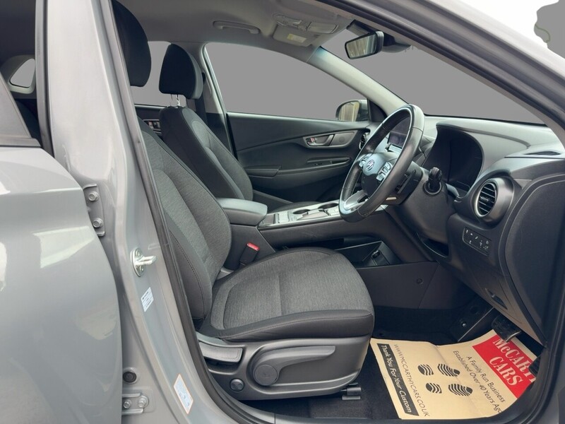 Hyundai 64KWH PREMIUM SUV 5DR ELECTRIC AUTO HEATED SEATS SAT NAV BLUETOOTH DAB STEREO APPLE CARPLAY REAR CAMERA PARKING AIDS JUST 2 OWNERS ONLY 54000 MILES SH 72-74 Mitcham Road