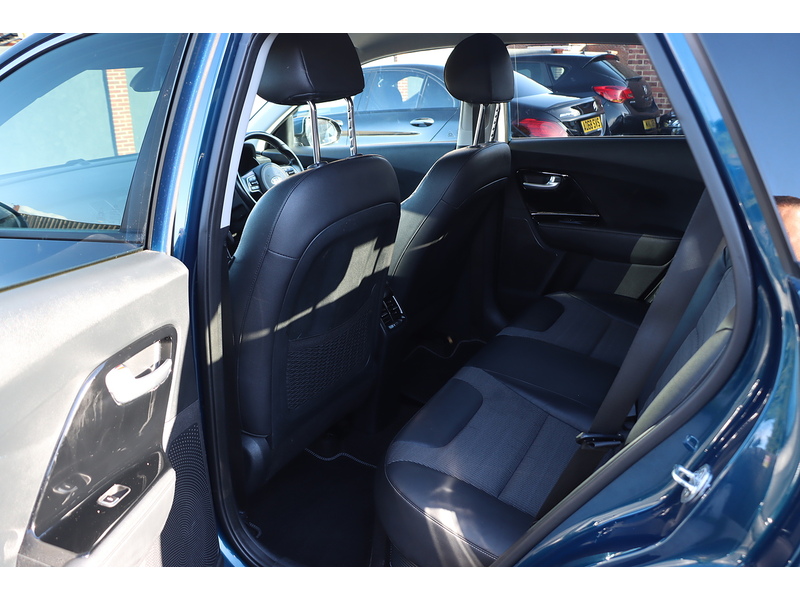 Kia 1.6H GDI 2 SUV 5DR PETROL HYBRID DCT AUTO SAT NAV BLUETOOTH DAB STEREO USB INPUT ANDROID AUTO REAR CAMERA PARKING AIDS 67000 MILES SH NO ULEZ CHARGE 72-74 Mitcham Road