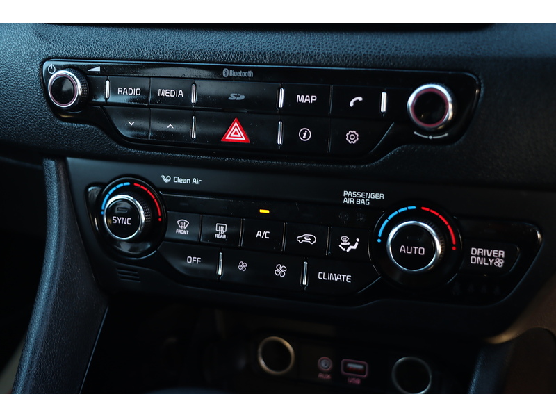 Kia 1.6H GDI 2 SUV 5DR PETROL HYBRID DCT AUTO SAT NAV BLUETOOTH DAB STEREO USB INPUT ANDROID AUTO REAR CAMERA PARKING AIDS 67000 MILES SH NO ULEZ CHARGE 72-74 Mitcham Road