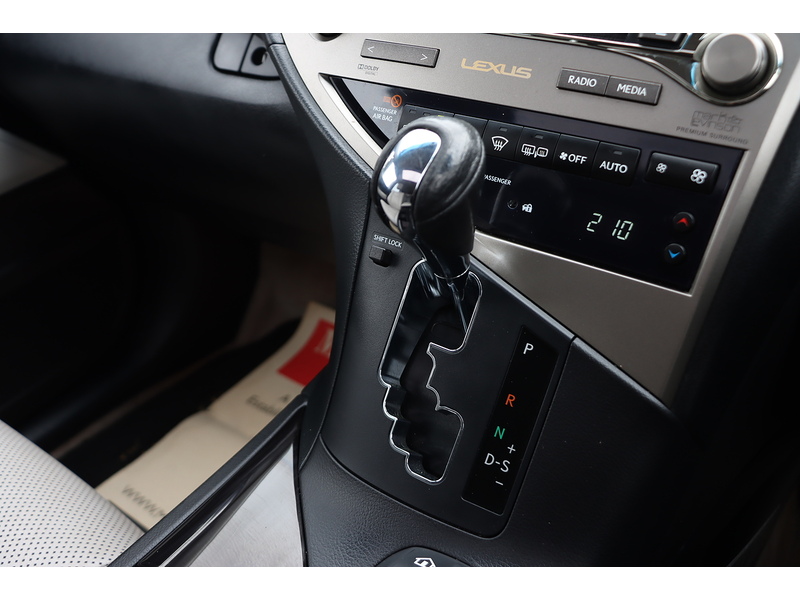 Lexus 450H 3.5 V6 PREMIER SUV 5DR PETROL HYBRID CVT 4WD AUTO SUNROOF HEATED SEATS SAT NAV BLUETOOTH DAB STEREO PARKING AIDS JUST 2 OWNERS FSH 12 SERVICES 72-74 Mitcham Road