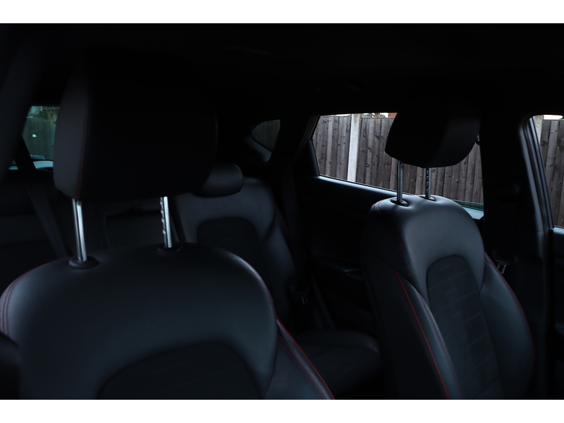 Hyundai 1.6 T-GDI N LINE SUV 5DR PETROL DCT AUTO HEATED SEATS SAT NAV BLUETOOTH DAB STEREO APPLE CARPLAY REAR CAMERA PARKING AIDS 1 OWNER ONLY 30000 MILES SH 72-74 Mitcham Road