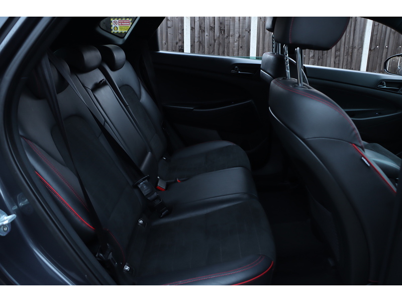 Hyundai 1.6 T-GDI N LINE SUV 5DR PETROL DCT AUTO HEATED SEATS SAT NAV BLUETOOTH DAB STEREO APPLE CARPLAY REAR CAMERA PARKING AIDS 1 OWNER ONLY 30000 MILES SH 72-74 Mitcham Road