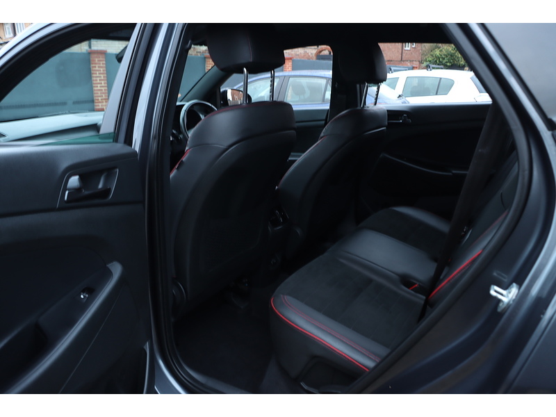 Hyundai 1.6 T-GDI N LINE SUV 5DR PETROL DCT AUTO HEATED SEATS SAT NAV BLUETOOTH DAB STEREO APPLE CARPLAY REAR CAMERA PARKING AIDS 1 OWNER ONLY 30000 MILES SH 72-74 Mitcham Road