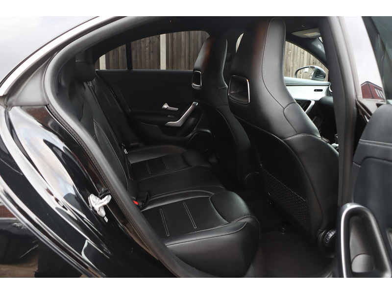 Mercedes-Benz CLA 180 1.3 AMG LINE COUPE 4DR PETROL 7G-DCT AUTO HEATED SEATS SATNAV BLUETOOTH DAB RADIO APPLE CARPLAY PARKING AIDS JUST 2 OWNERS ONLY 48000 MILES SH 72-74 Mitcham Road