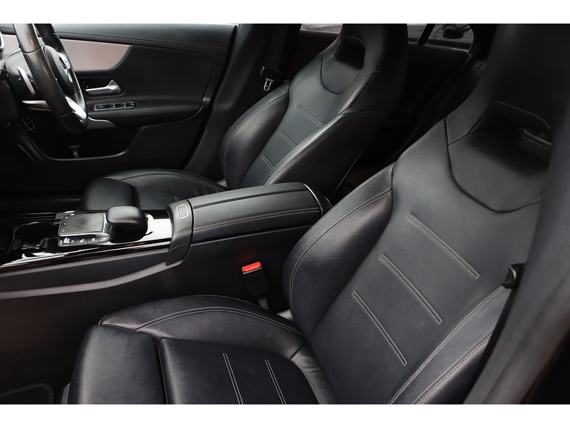 Mercedes-Benz CLA 180 1.3 AMG LINE COUPE 4DR PETROL 7G-DCT AUTO HEATED SEATS SATNAV BLUETOOTH DAB RADIO APPLE CARPLAY PARKING AIDS JUST 2 OWNERS ONLY 48000 MILES SH 72-74 Mitcham Road