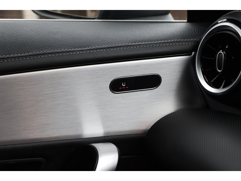 Mercedes-Benz CLA 180 1.3 AMG LINE COUPE 4DR PETROL 7G-DCT AUTO HEATED SEATS SATNAV BLUETOOTH DAB RADIO APPLE CARPLAY PARKING AIDS JUST 2 OWNERS ONLY 48000 MILES SH 72-74 Mitcham Road