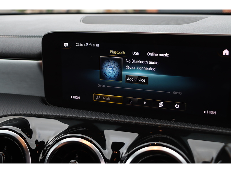 Mercedes-Benz CLA 180 1.3 AMG LINE COUPE 4DR PETROL 7G-DCT AUTO HEATED SEATS SATNAV BLUETOOTH DAB RADIO APPLE CARPLAY PARKING AIDS JUST 2 OWNERS ONLY 48000 MILES SH 72-74 Mitcham Road