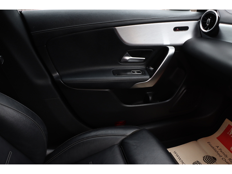 Mercedes-Benz CLA 180 1.3 AMG LINE COUPE 4DR PETROL 7G-DCT AUTO HEATED SEATS SATNAV BLUETOOTH DAB RADIO APPLE CARPLAY PARKING AIDS JUST 2 OWNERS ONLY 48000 MILES SH 72-74 Mitcham Road