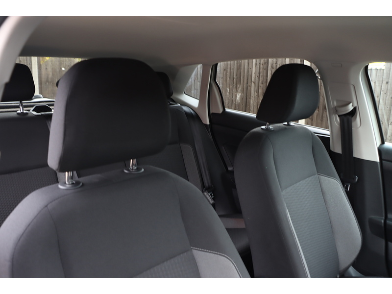 Volkswagen 1.0 TSI LIFE HATCHBACK 5DR PETROL MANUAL SATNAV BLUETOOTH DAB RADIO APPLE CARPLAY JUST 1 OWNER FROM NEW ONLY 60000 MILES FSH 4 SERVICES NO ULEZ CHARGE 72-74 Mitcham Road