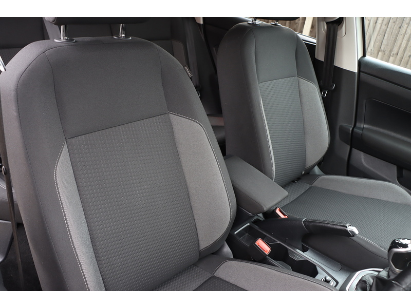 Volkswagen 1.0 TSI LIFE HATCHBACK 5DR PETROL MANUAL SATNAV BLUETOOTH DAB RADIO APPLE CARPLAY JUST 1 OWNER FROM NEW ONLY 60000 MILES FSH 4 SERVICES NO ULEZ CHARGE 72-74 Mitcham Road