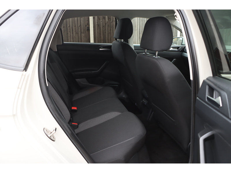 Volkswagen 1.0 TSI LIFE HATCHBACK 5DR PETROL MANUAL SATNAV BLUETOOTH DAB RADIO APPLE CARPLAY JUST 1 OWNER FROM NEW ONLY 60000 MILES FSH 4 SERVICES NO ULEZ CHARGE 72-74 Mitcham Road