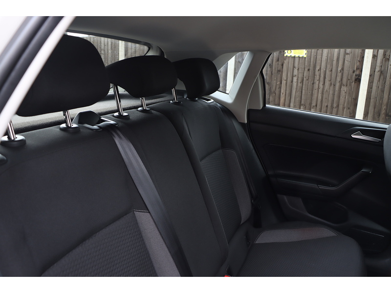 Volkswagen 1.0 TSI LIFE HATCHBACK 5DR PETROL MANUAL SATNAV BLUETOOTH DAB RADIO APPLE CARPLAY JUST 1 OWNER FROM NEW ONLY 60000 MILES FSH 4 SERVICES NO ULEZ CHARGE 72-74 Mitcham Road