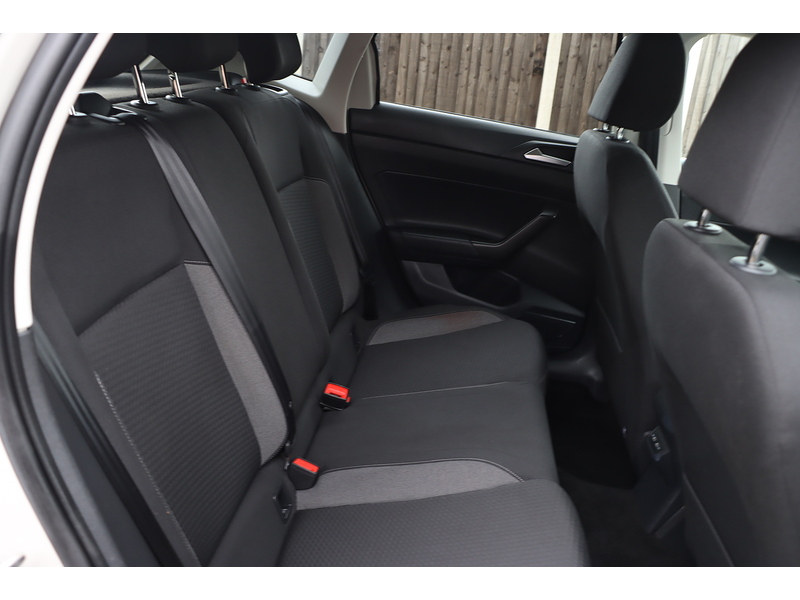 Volkswagen 1.0 TSI LIFE HATCHBACK 5DR PETROL MANUAL SATNAV BLUETOOTH DAB RADIO APPLE CARPLAY JUST 1 OWNER FROM NEW ONLY 60000 MILES FSH 4 SERVICES NO ULEZ CHARGE 72-74 Mitcham Road