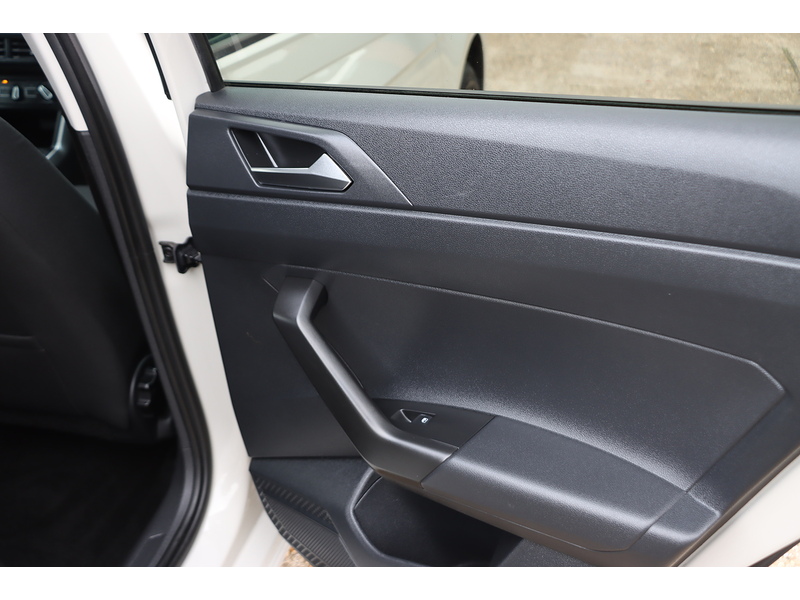 Volkswagen 1.0 TSI LIFE HATCHBACK 5DR PETROL MANUAL SATNAV BLUETOOTH DAB RADIO APPLE CARPLAY JUST 1 OWNER FROM NEW ONLY 60000 MILES FSH 4 SERVICES NO ULEZ CHARGE 72-74 Mitcham Road