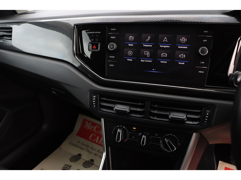 Volkswagen 1.0 TSI LIFE HATCHBACK 5DR PETROL MANUAL SATNAV BLUETOOTH DAB RADIO APPLE CARPLAY JUST 1 OWNER FROM NEW ONLY 60000 MILES FSH 4 SERVICES NO ULEZ CHARGE 72-74 Mitcham Road