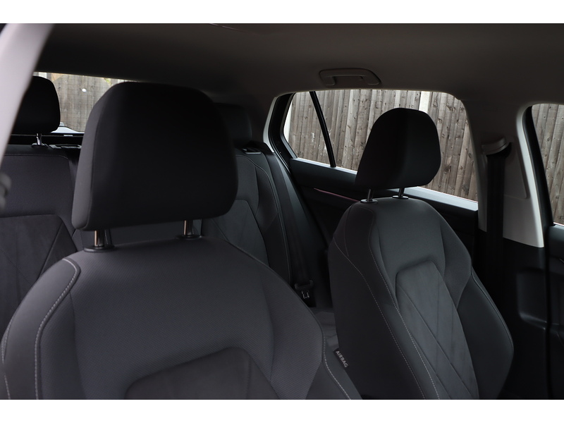 Volkswagen 1.5 TSI STYLE HATCHBACK 5DR PETROL MANUAL SAT NAV BLUETOOTH DAB STEREO APPLE CARPLAY PARKING AIDS 1 OWNER FROM NEW ONLY 61000 MILES FSH NO ULEZ CHARGE 72-74 Mitcham Road