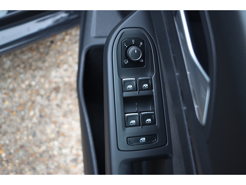 Volkswagen 1.5 TSI STYLE HATCHBACK 5DR PETROL MANUAL SAT NAV BLUETOOTH DAB STEREO APPLE CARPLAY PARKING AIDS 1 OWNER FROM NEW ONLY 61000 MILES FSH NO ULEZ CHARGE 72-74 Mitcham Road