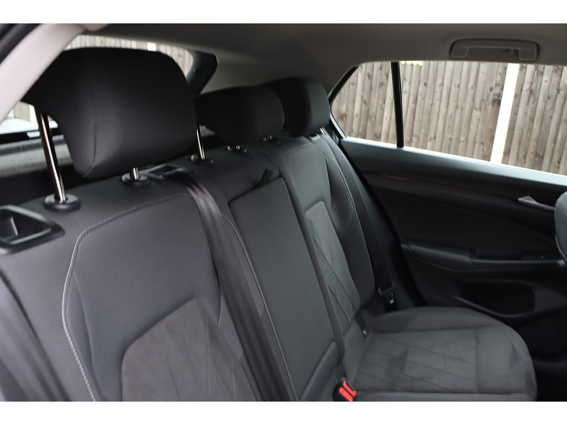 Volkswagen 1.5 TSI STYLE HATCHBACK 5DR PETROL MANUAL SAT NAV BLUETOOTH DAB STEREO APPLE CARPLAY PARKING AIDS 1 OWNER FROM NEW ONLY 61000 MILES FSH NO ULEZ CHARGE 72-74 Mitcham Road