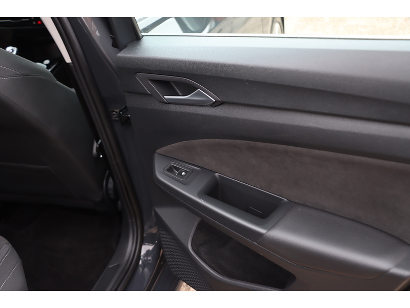 Volkswagen 1.5 TSI STYLE HATCHBACK 5DR PETROL MANUAL SAT NAV BLUETOOTH DAB STEREO APPLE CARPLAY PARKING AIDS 1 OWNER FROM NEW ONLY 61000 MILES FSH NO ULEZ CHARGE 72-74 Mitcham Road