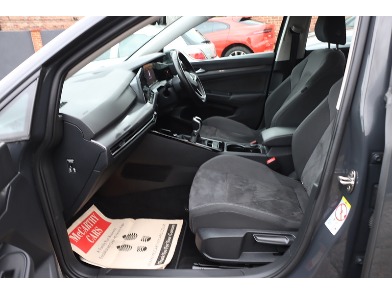 Volkswagen 1.5 TSI STYLE HATCHBACK 5DR PETROL MANUAL SAT NAV BLUETOOTH DAB STEREO APPLE CARPLAY PARKING AIDS 1 OWNER FROM NEW ONLY 61000 MILES FSH NO ULEZ CHARGE 72-74 Mitcham Road