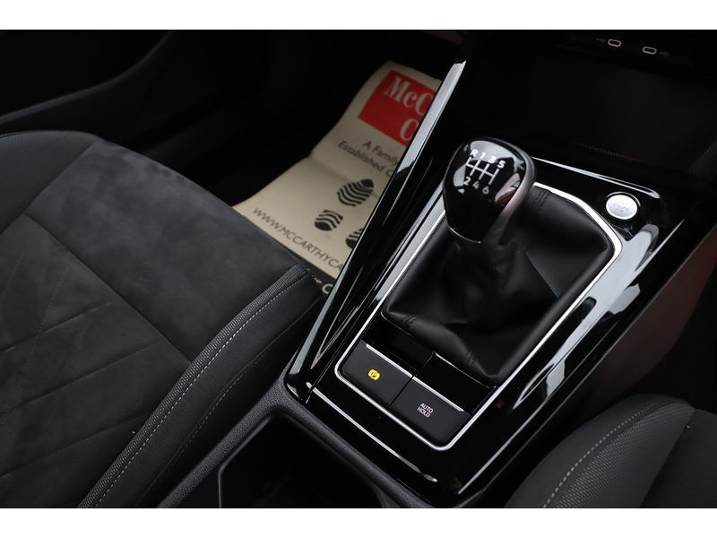 Volkswagen 1.5 TSI STYLE HATCHBACK 5DR PETROL MANUAL SAT NAV BLUETOOTH DAB STEREO APPLE CARPLAY PARKING AIDS 1 OWNER FROM NEW ONLY 61000 MILES FSH NO ULEZ CHARGE 72-74 Mitcham Road