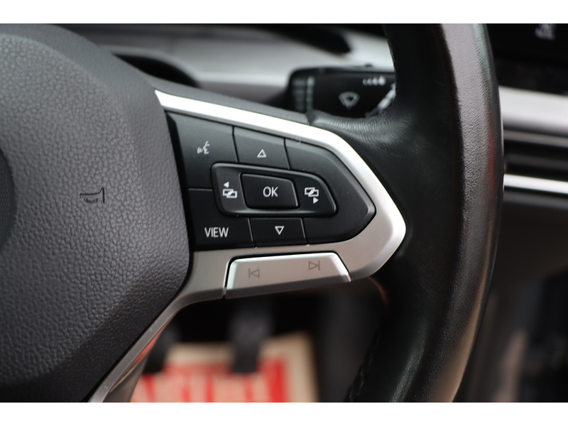 Volkswagen 1.5 TSI STYLE HATCHBACK 5DR PETROL MANUAL SAT NAV BLUETOOTH DAB STEREO APPLE CARPLAY PARKING AIDS 1 OWNER FROM NEW ONLY 61000 MILES FSH NO ULEZ CHARGE 72-74 Mitcham Road