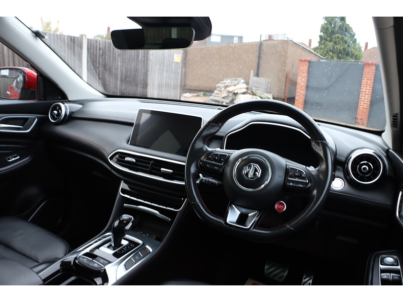 MG 1.5 T-GDI Exclusive SUV 5dr Petrol DCT Euro 6 (s/s) (162 ps) 72-74 Mitcham Road