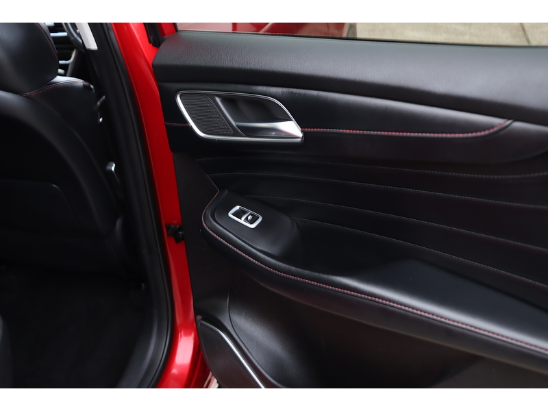 MG 1.5 T-GDI Exclusive SUV 5dr Petrol DCT Euro 6 (s/s) (162 ps) 72-74 Mitcham Road