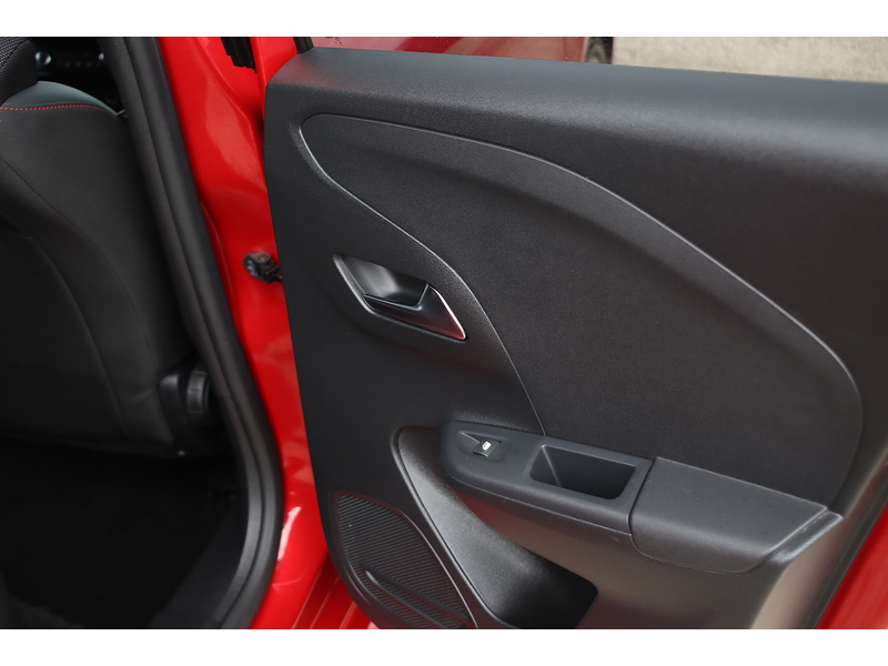 Vauxhall 1.2 TURBO SRI HATCHBACK 5DR PETROL MANUAL SAT NAV BLUETOOTH DAB STEREO APPLE CARPLAY ANDROID AUTO PARKING AIDS ONLY 40000 MILES SH NO ULEZ CHARGE 72-74 Mitcham Road